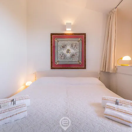 Porto Luna 24 - Selene Apartman Is Traias