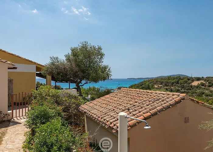 Porto Luna 24 - Selene * Is Traias